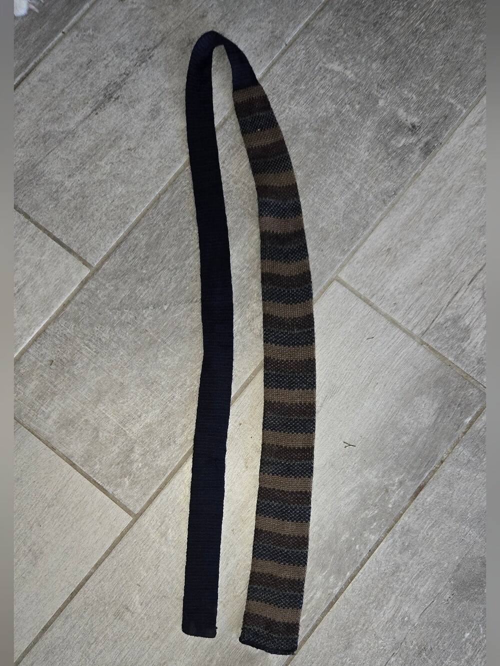 Rufflernit But Rooster Wool Skinny Tie in Black and Brown Stripes